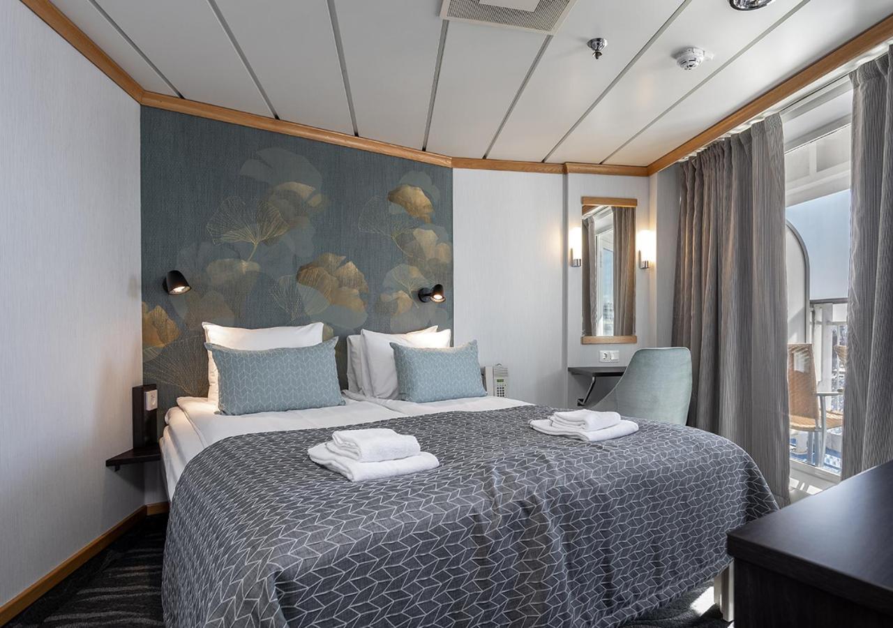 Viking Line Ferry Gabriella - One-Way Journey From Stockholm To Helsinki Hotel Екстериор снимка