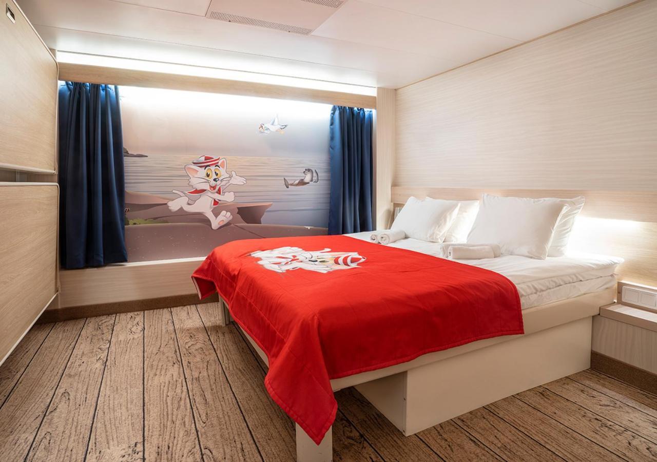 Viking Line Ferry Gabriella - One-Way Journey From Stockholm To Helsinki Hotel Стая снимка